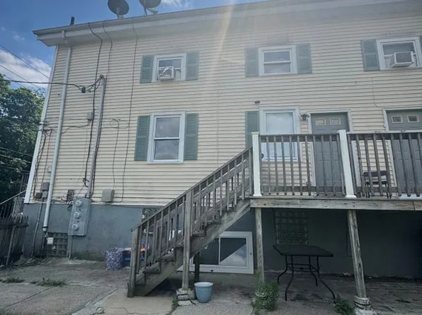 164 W School St Floor 1, Woonsocket, RI 02895