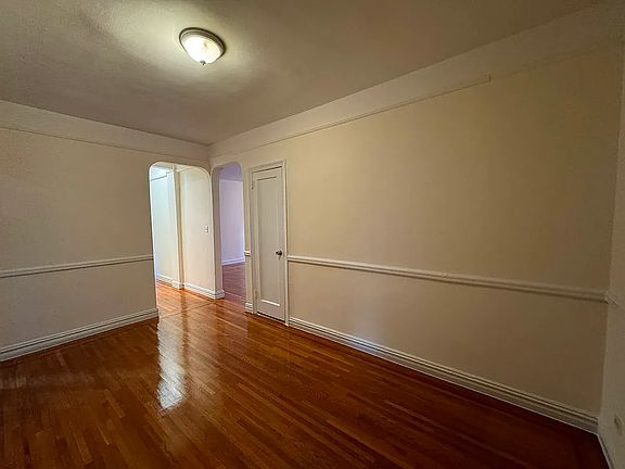 4th image of 64-48 Booth St #25