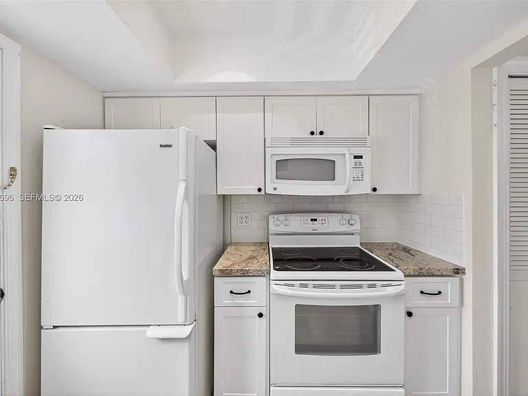 6815 Edgewater Dr #108 — Photo 11