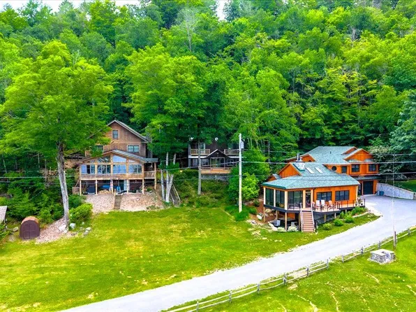 9 Chippewa Loop, Brant Lake, NY 12815