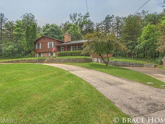 2nd image of 695 Pine Meadow Ln NE