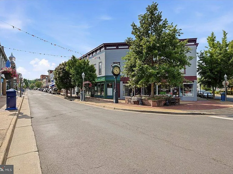 407 Manassas Ave — Photo 44
