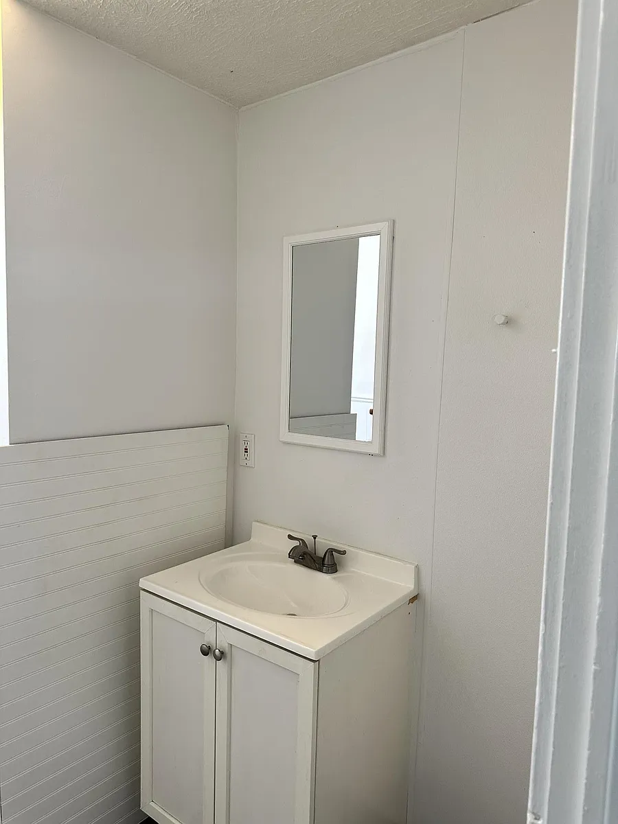 Building Photo - 521 Adams St #5