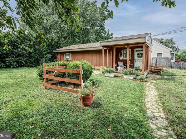 19 Altoona Ave, New Castle, DE 19720