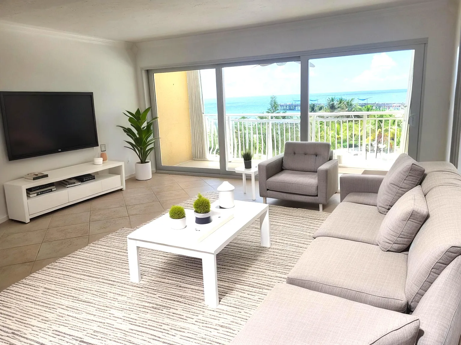2 bed, 2.0 bath, 1290 sqft, $4,200 — Photo 1