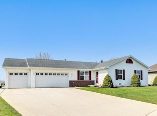 1630 Van Rd, Green Bay, WI 54311