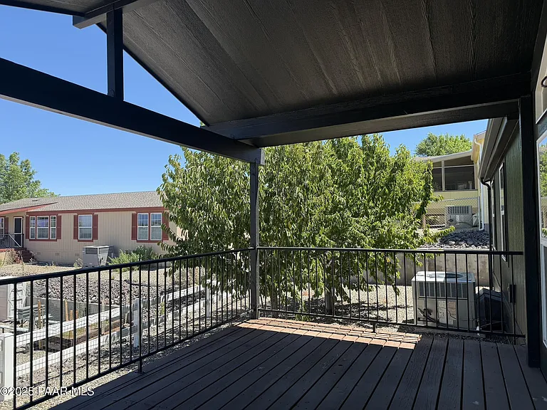 1116 Samantha St — Photo 38