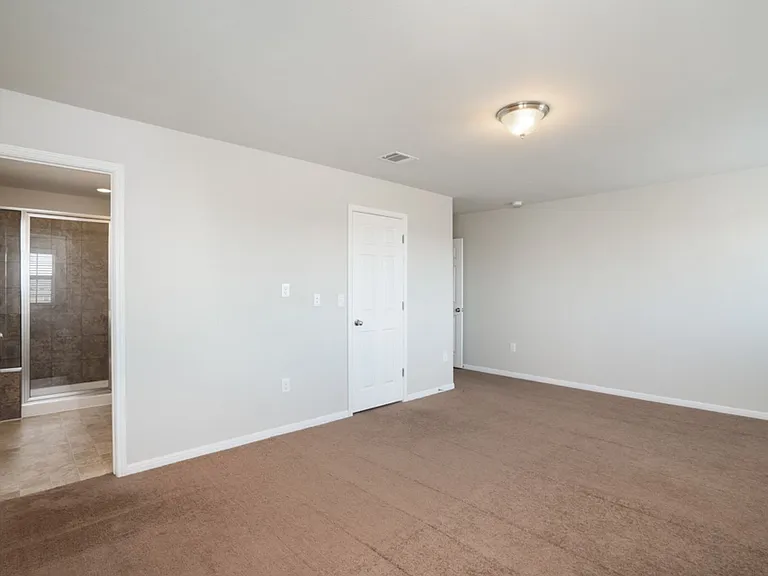 156 Triumph Rd — Photo 16