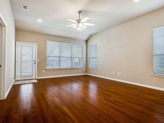 3rd image of 9953 Sedgewick Ave