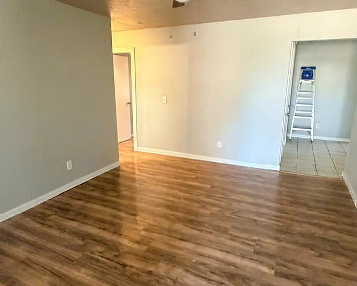7917 S McKinley Ave — Photo 9