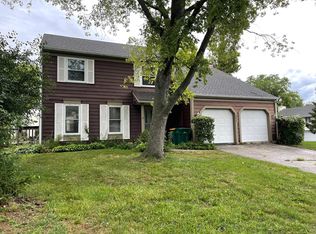 5090 Prairie Oak Rd, Gurnee, IL 60031