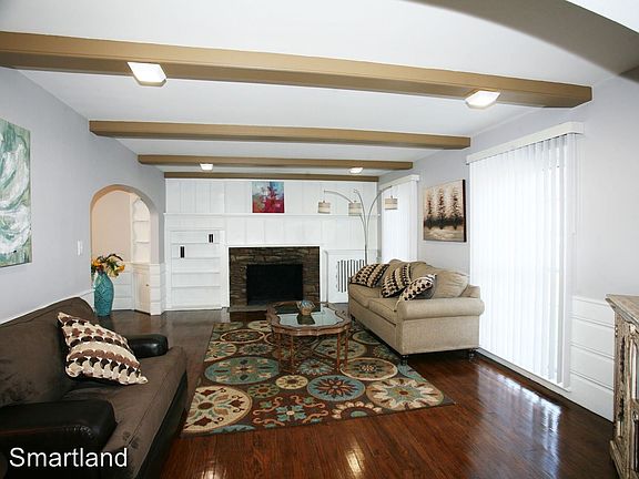 3rd image of 17400 Scottsdale Blvd