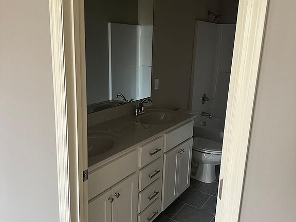 3rd image of 105 Park St #201