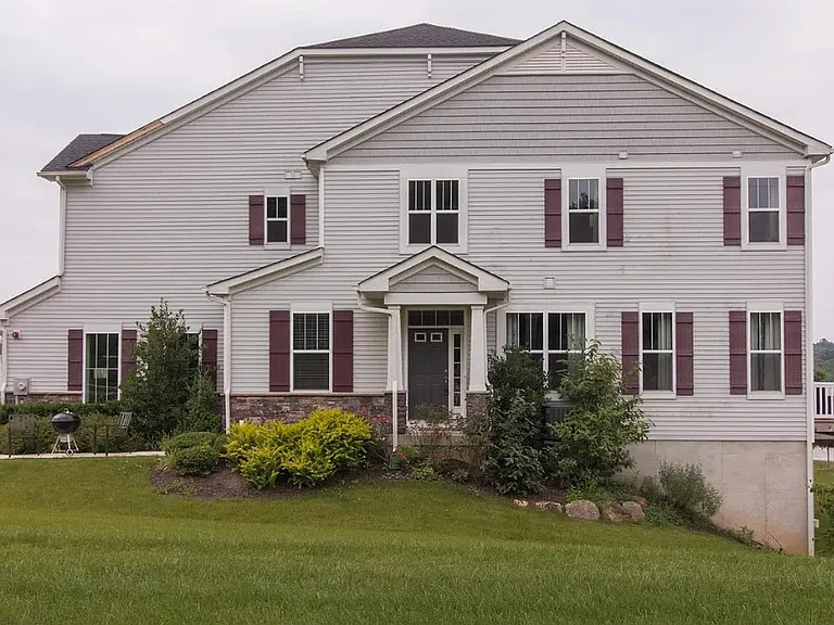 3402 Bergamont Way — Photo 2
