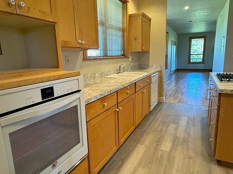 19383 Pine Ave — Photo 10