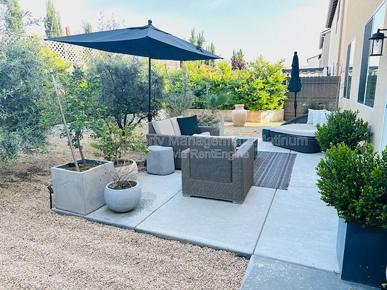 837 Soledad Ave — Photo 9