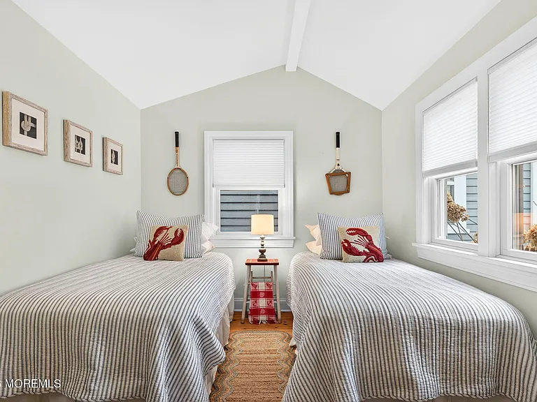 77 Abbott Ave — Photo 18