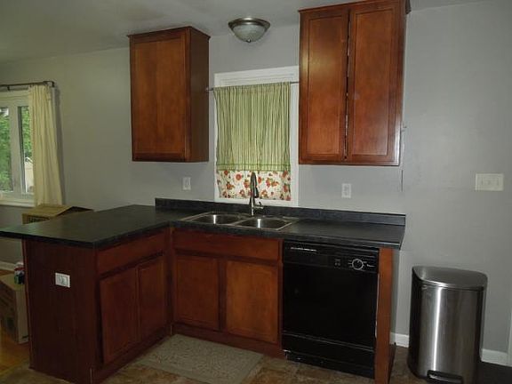 4th image of 1511 Wilson Ave