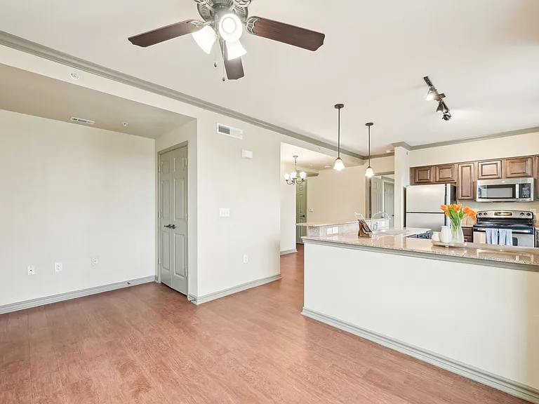 2101 Church Street — Photo 110