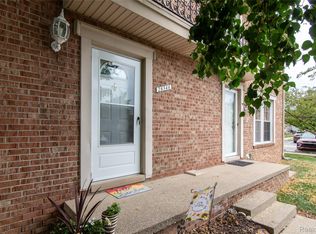 28344 Brookfield Ct, Trenton, MI 48183