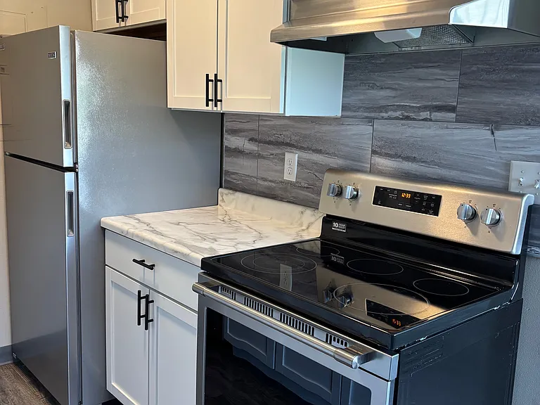 1705 Edgewood Dr NW #2 — Photo 1