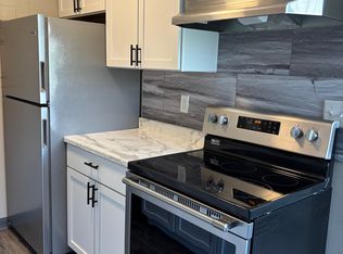 1705 Edgewood Dr NW #2, Cedar Rapids, IA 52405