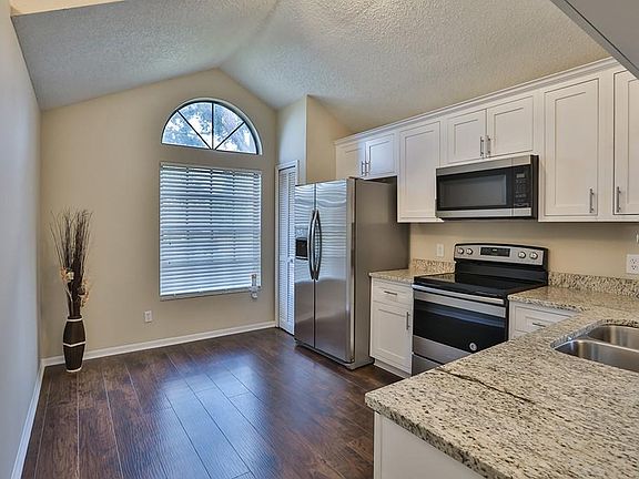 5th image of 4315 Barret Ave
