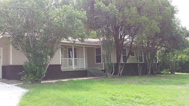 2nd image of 3853 Williams Rd