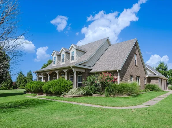 18710 Strawberry Plant Rd, Fayetteville, AR 72704