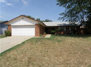 3004 N Thompkins Ave, Bethany, OK 73008