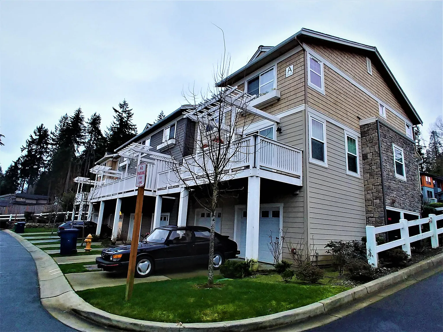 3 bed, 1440 sqft, $3,500 — Photo 2