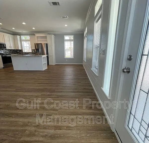 3200 Holly Ave — Photo 7