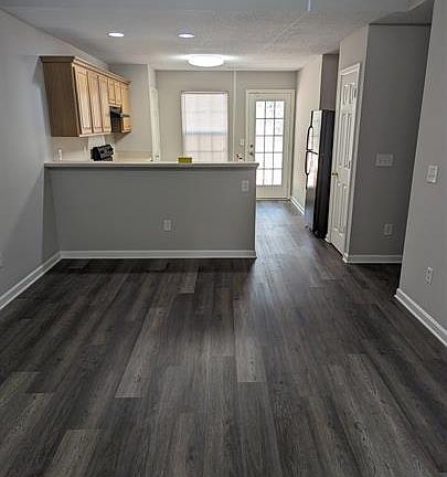 3rd image of 601 Stadler Pointe #1