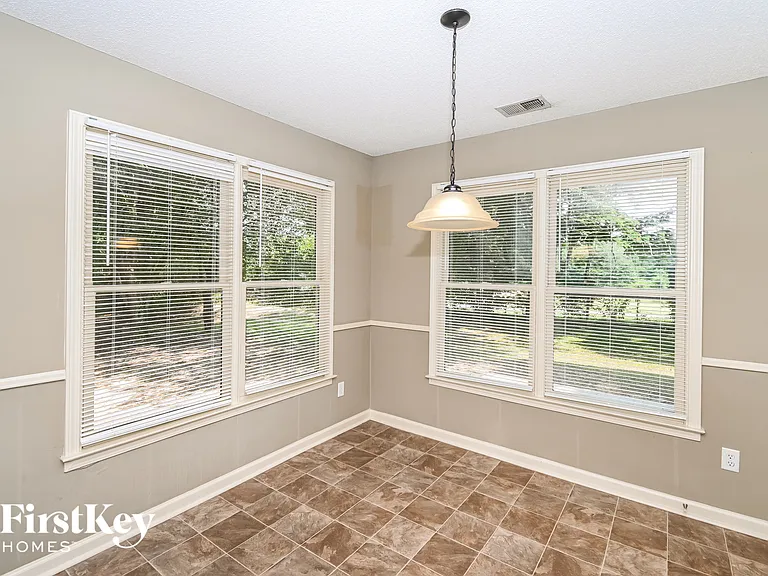 5802 Millers Pond Ln — Photo 6