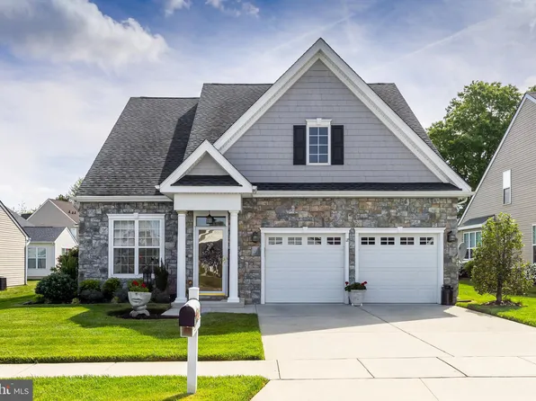 51 Meadowview Dr, Woodstown, NJ 08098