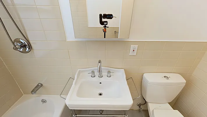 Rented by Charles Coutinho LLC | media 31