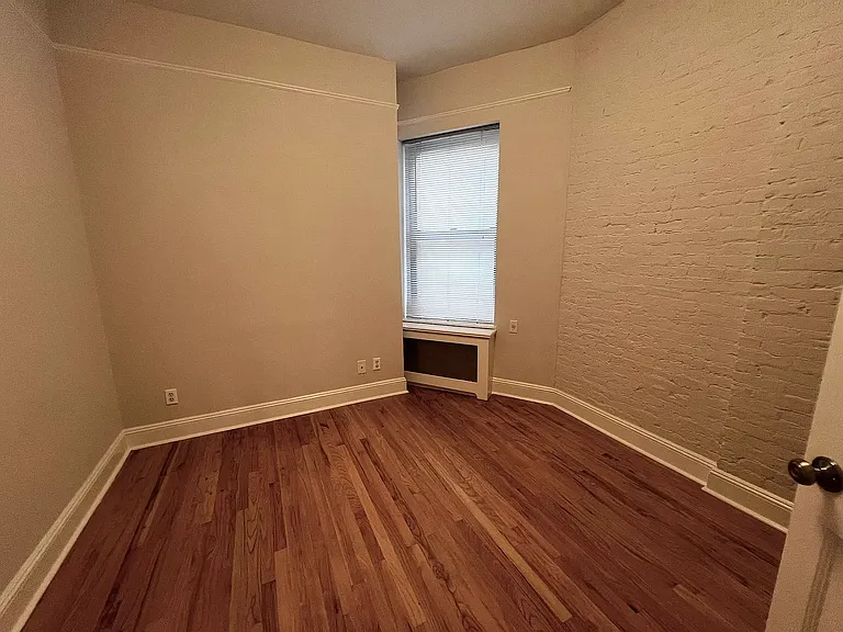 642 Amsterdam Ave #5D — Photo 3