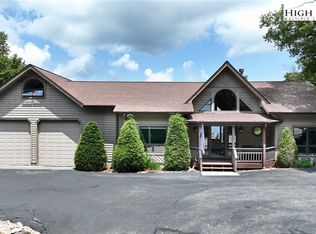 202 Pinnacle Ridge Rd, Banner Elk, NC 28604