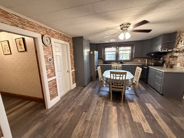 19 Victory Ave APT 1, Biddeford, ME 04005