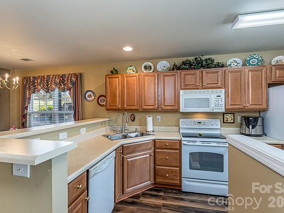 5th image of 1683 Alpine Ridge Pl