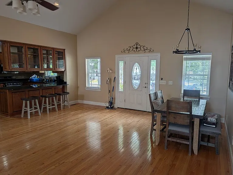 388 Ross Ridge Rd — Photo 5
