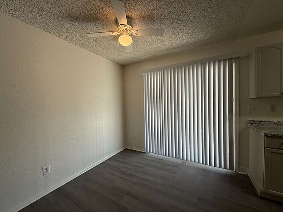 5th image of 664 Honeysuckle Rd