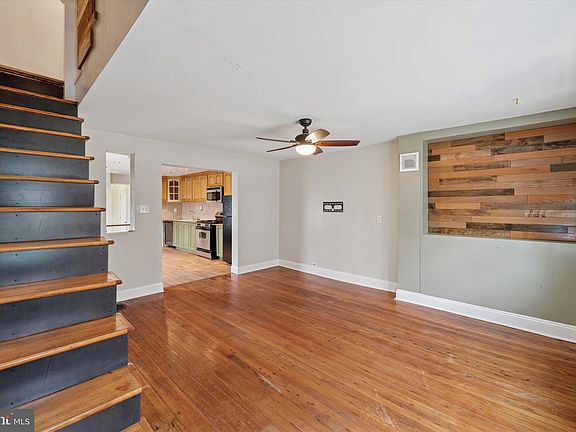 3rd image of 2621 E Albert St