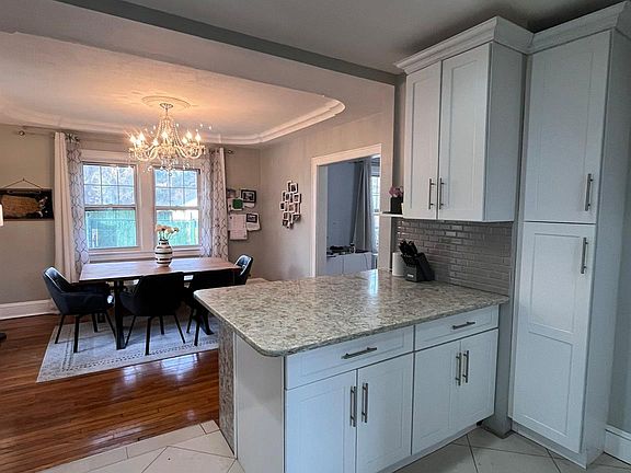 3rd image of 14 Redbrook Rd