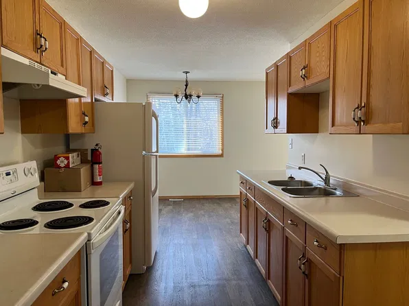 5702 60th Ave #4, Red Deer, AB T4N 4W4