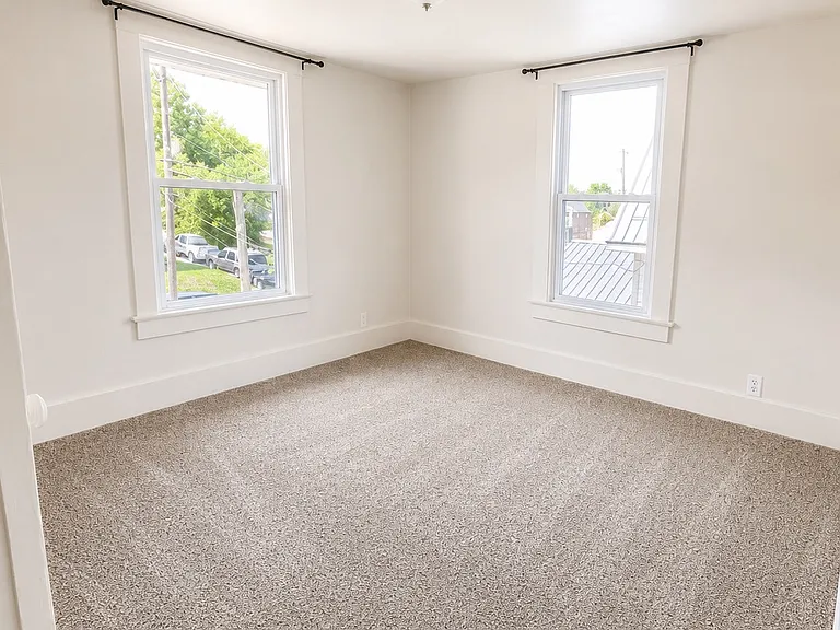 180 Marion St — Photo 12