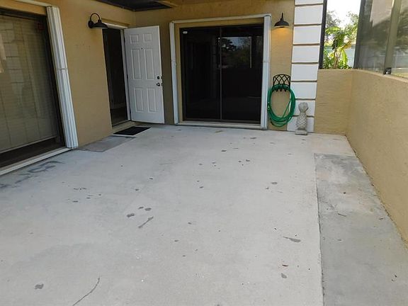 3rd image of 1482 N Lawnwood Cir APT 31D