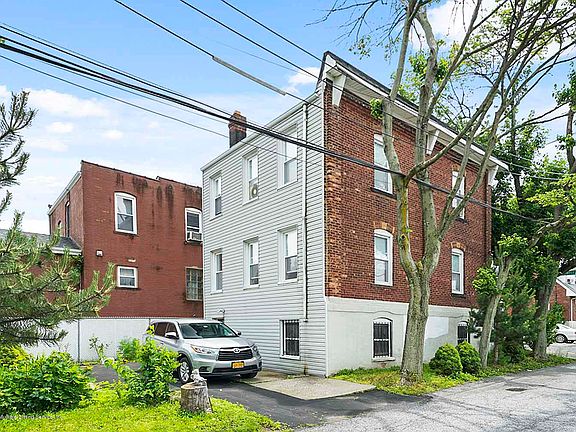 3rd image of 543 West Caswell