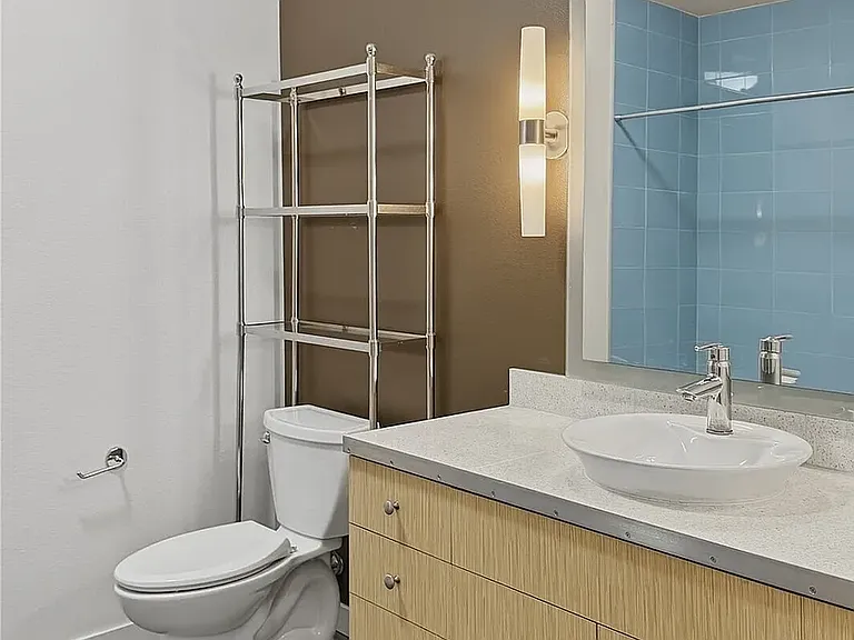 3104 Western Ave #522 — Photo 9