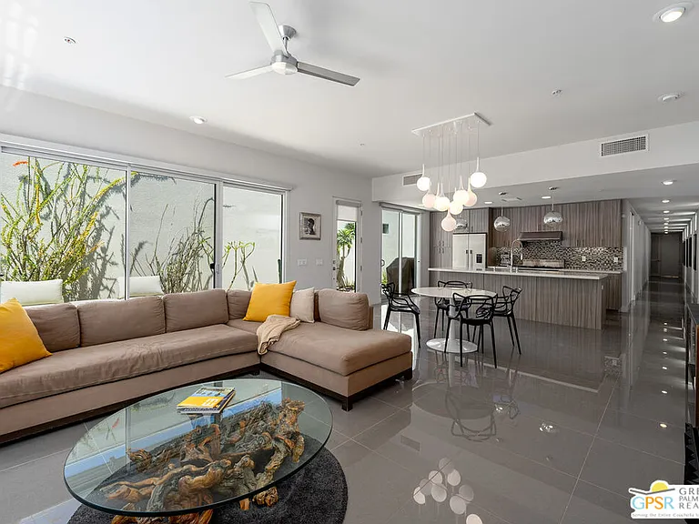 791 E Twin Palms Dr — Photo 1